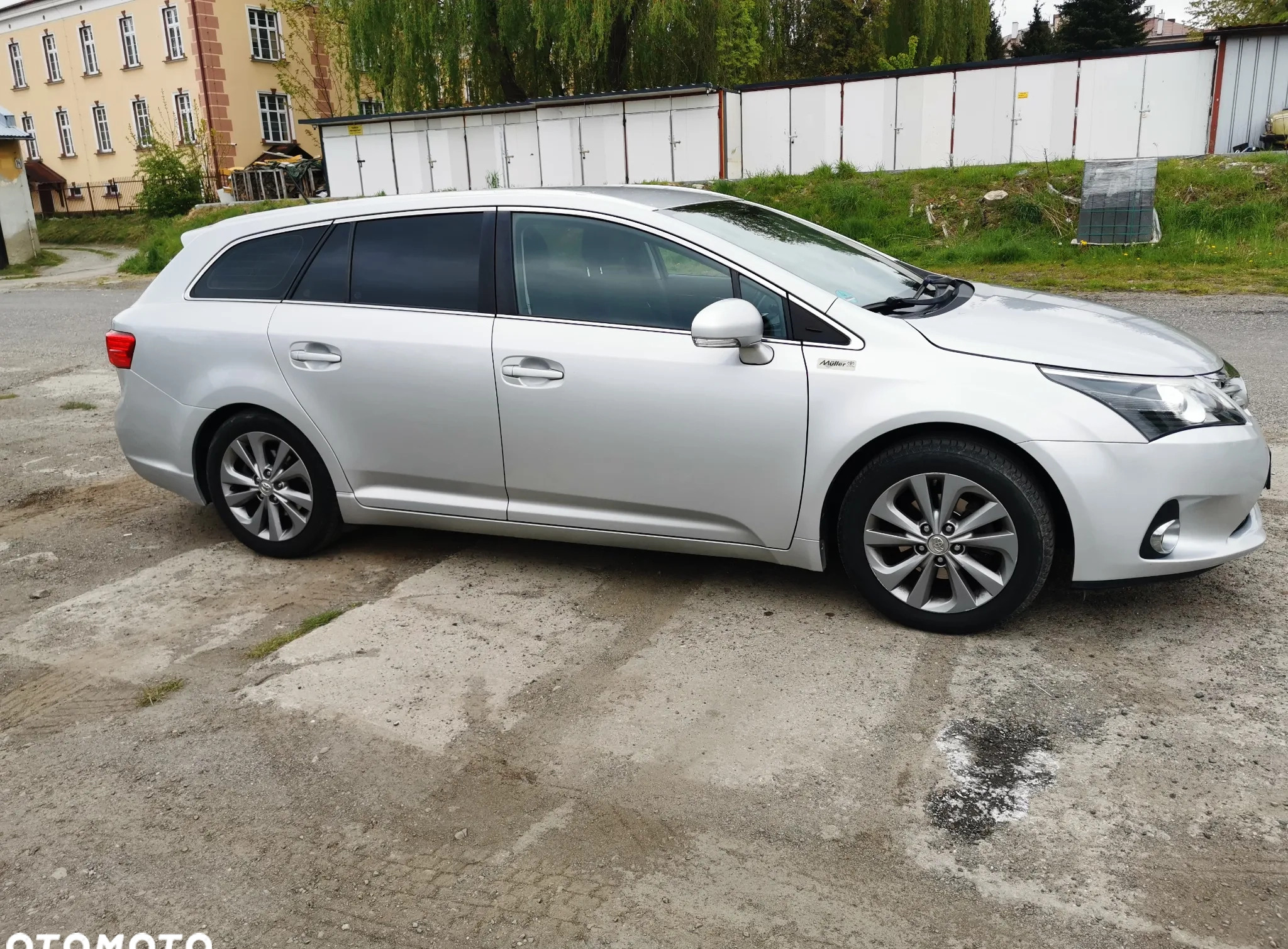 Toyota Avensis cena 39900 przebieg: 228000, rok produkcji 2012 z Łańcut małe 211